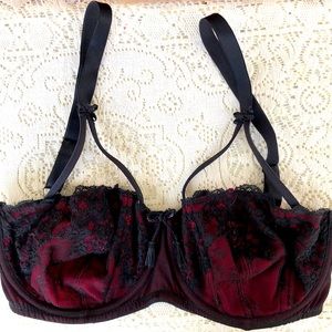 Pour Moi - Black and Maroon with front small rope tassel & bows on strap. UK 30F